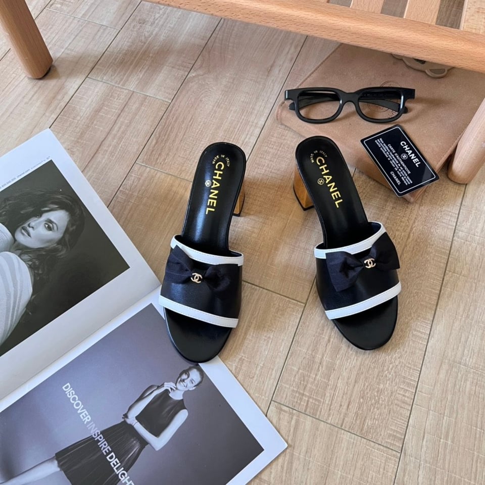 Chanel Grosgrain Ribbon Bow Mule Leather Gold Black view 10