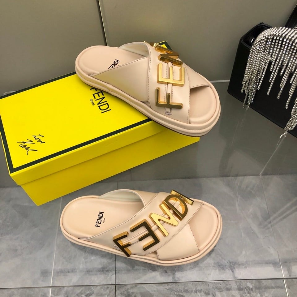 Fendi Fendigraphy Leather Slides Light Pink view 4