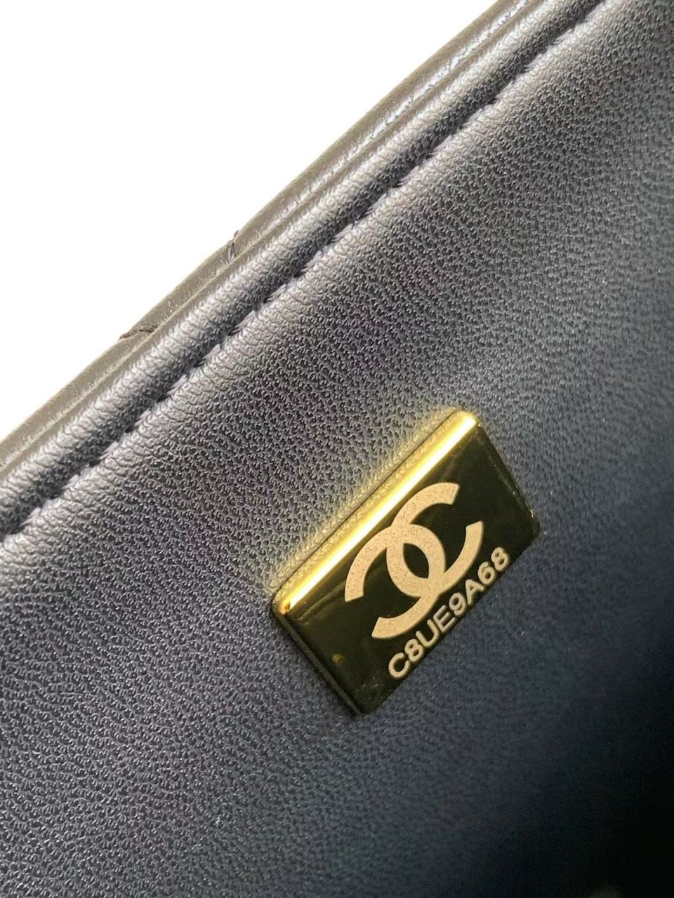 Chanel Small Graphic Frame Flap Bag Black 23cm view 9