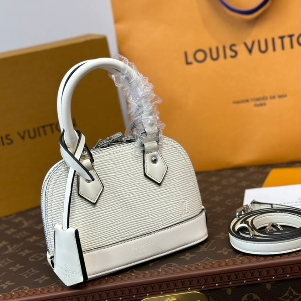 Louis Vuitton Nano Alma Bag White Quartz 18Cm M82411 view 3