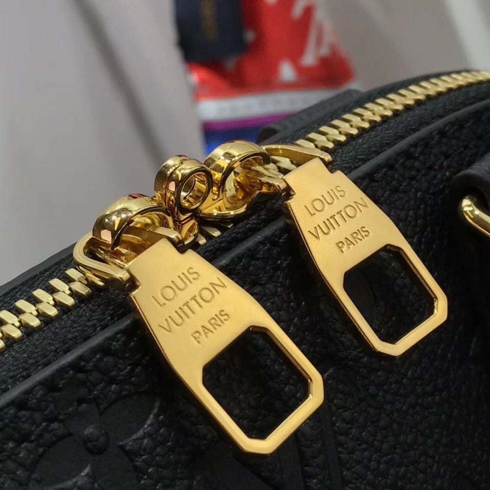 Louis Vuitton Neo Alma Bb 25Cm Black view 11