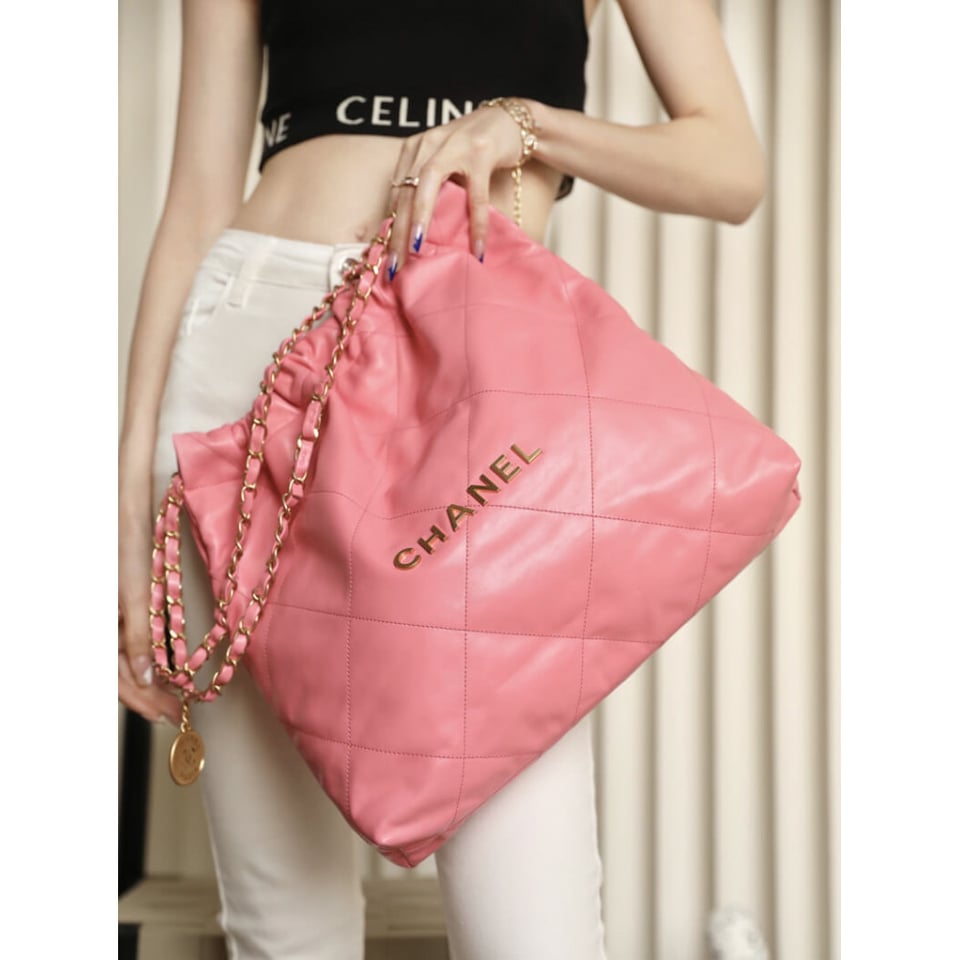 Chanel 22 Handbag in Shiny Calfskin 46cm view 3