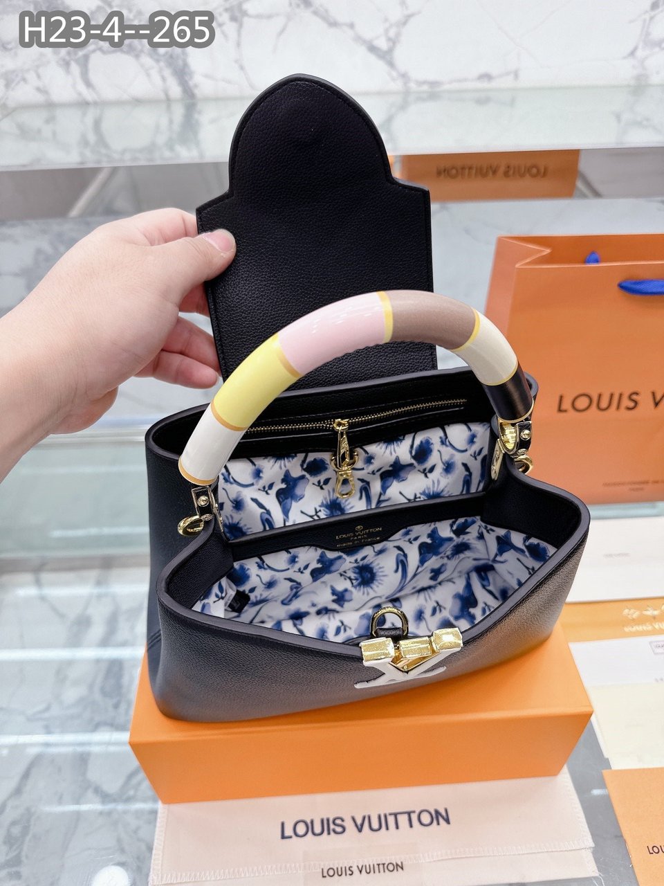 Louis Vuitton Mini Capucines Black 20Cm M21920 view 6