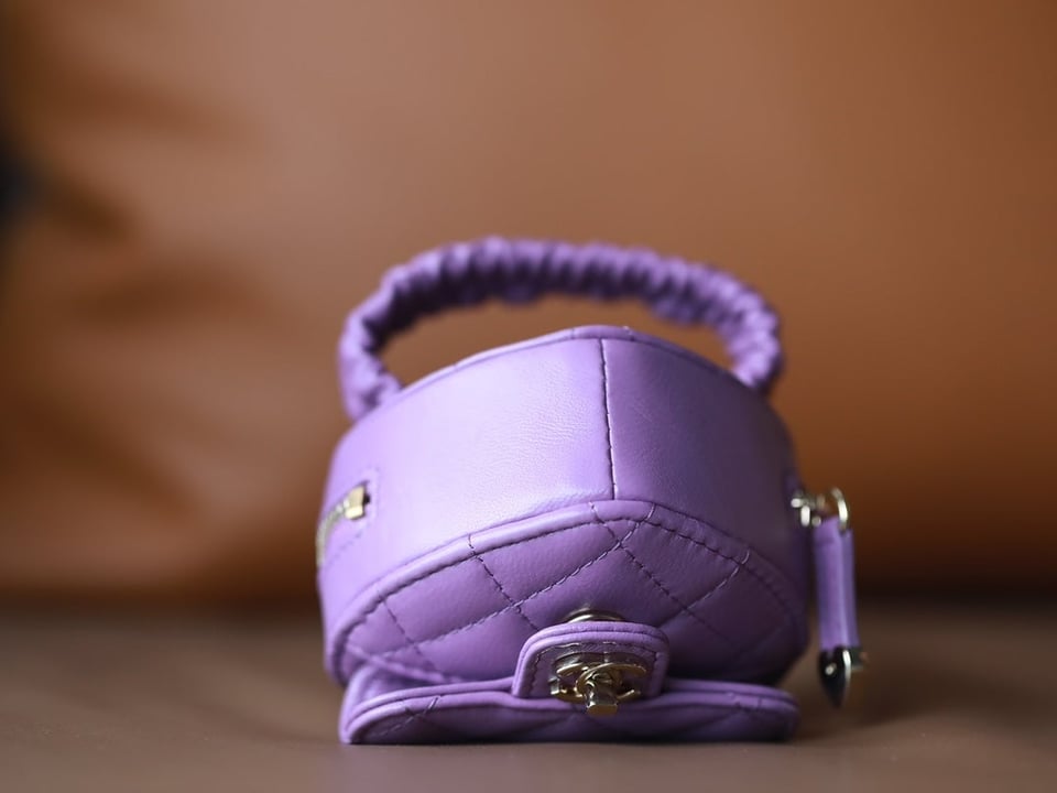 Chanel Heart Coin Purse 8.5 Purple Calfskin view 6