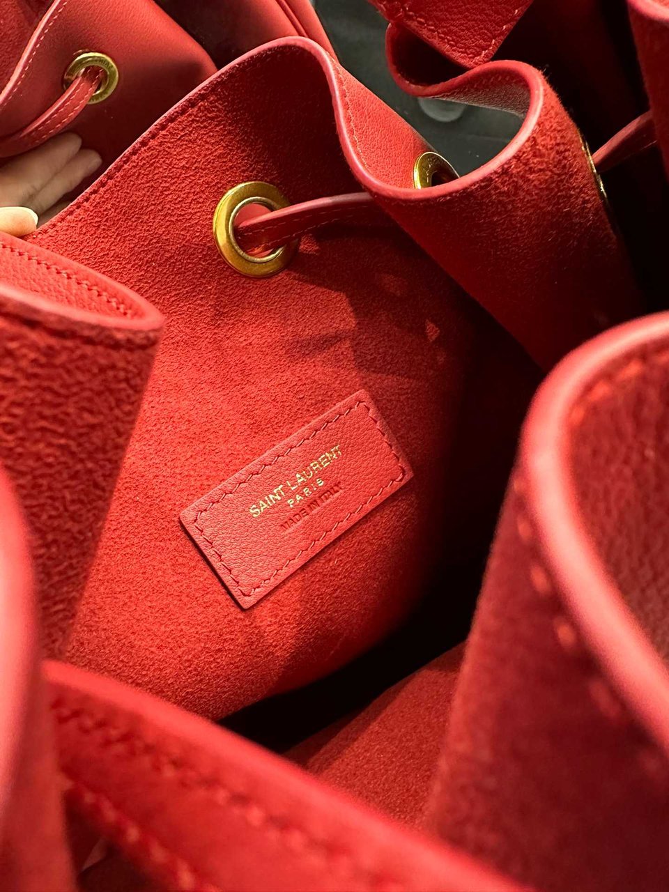 Saint Laurent Paris Vii Large Flat Hobo Bag In Smooth Leather Bag Red 44cm/ 17.3 in view 3