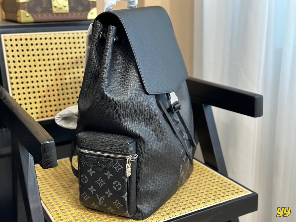 Louis Vuitton Backpack Outdoor Monogram 42cm Black view 9