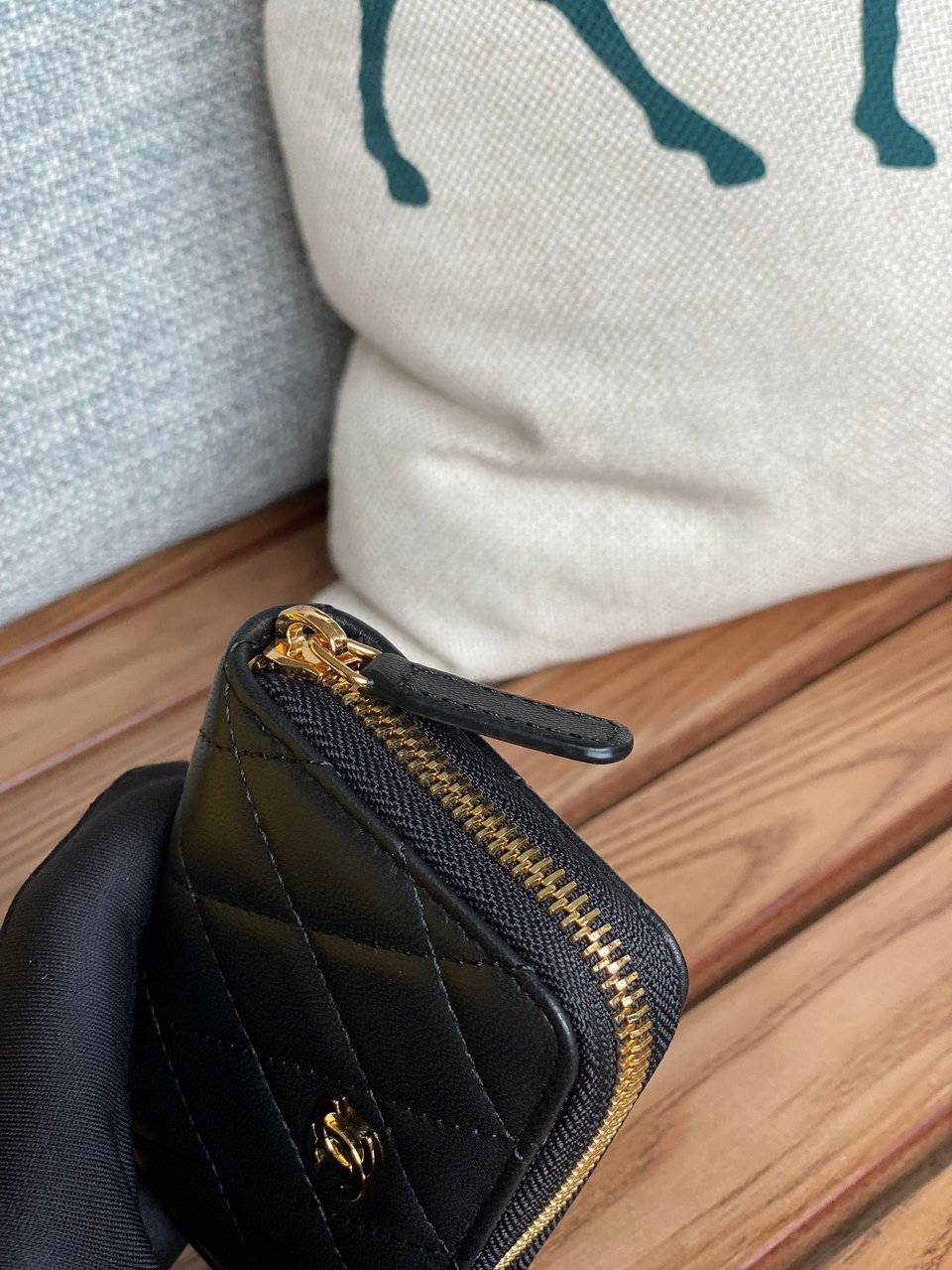 Chanel Zipped Wallet 7.5Cm Black Calfksin Gold Hardware view 9