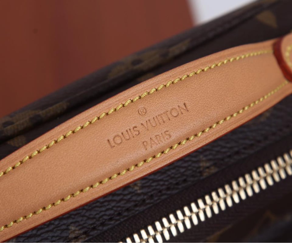 Louis Vuitton Utility Cross-Body Bag Brown 20cm view 9