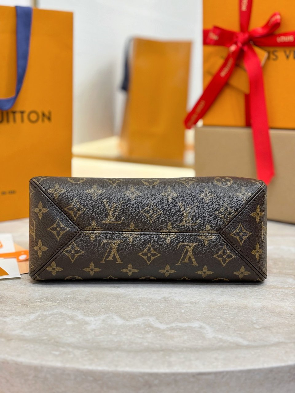 Louis Vuitton The Drop Pm Monogram Canvas M12940 view 7