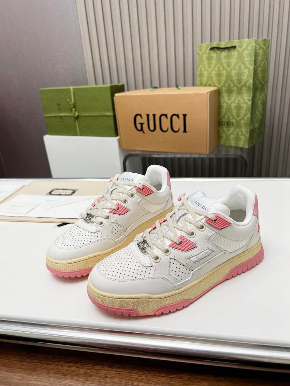 Gucci Women’S Distressed Effect Sneakers Pink view 8