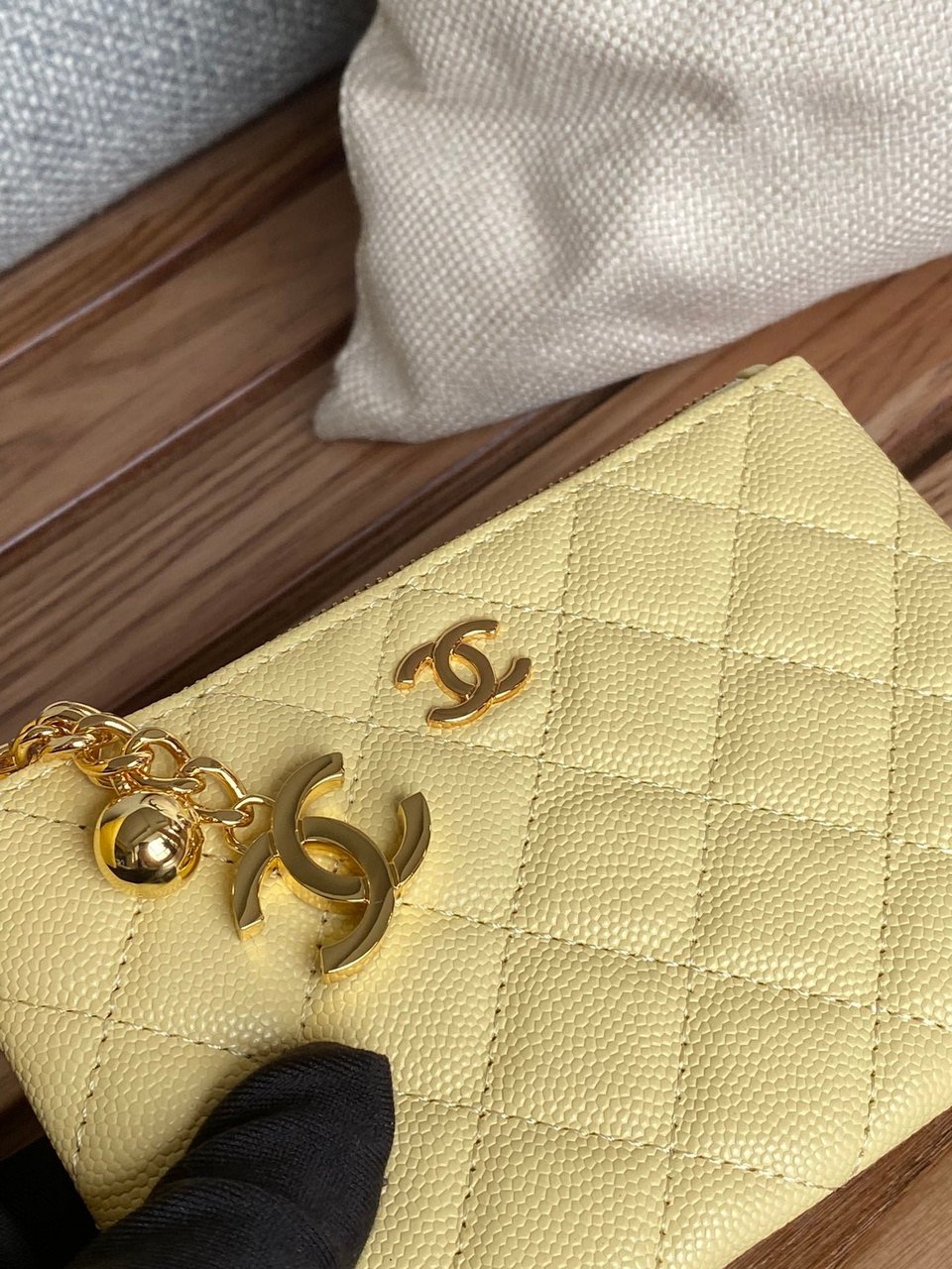Chanel Zipped Wallet 14Cm Yellow Caviar Gold Hardware view 8