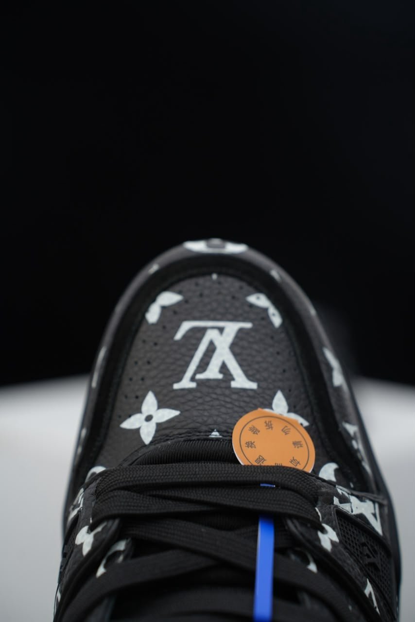 Louis Vuitton Trainer Sneakers Black Calfskin Leather With Monogram 1AKR9M view 6