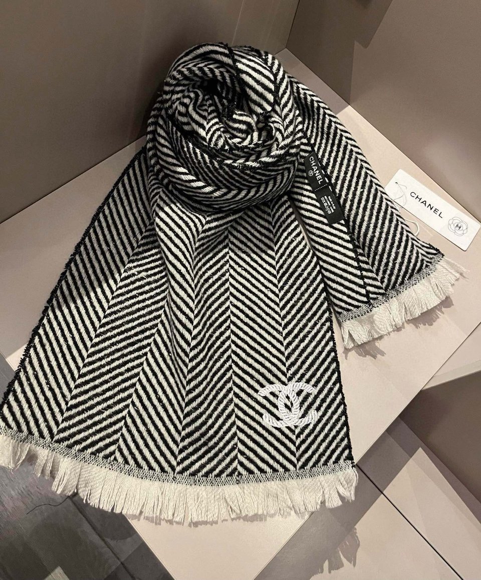 Chanel Cashmere Scarf Chevron Black For Women 180cm view 2