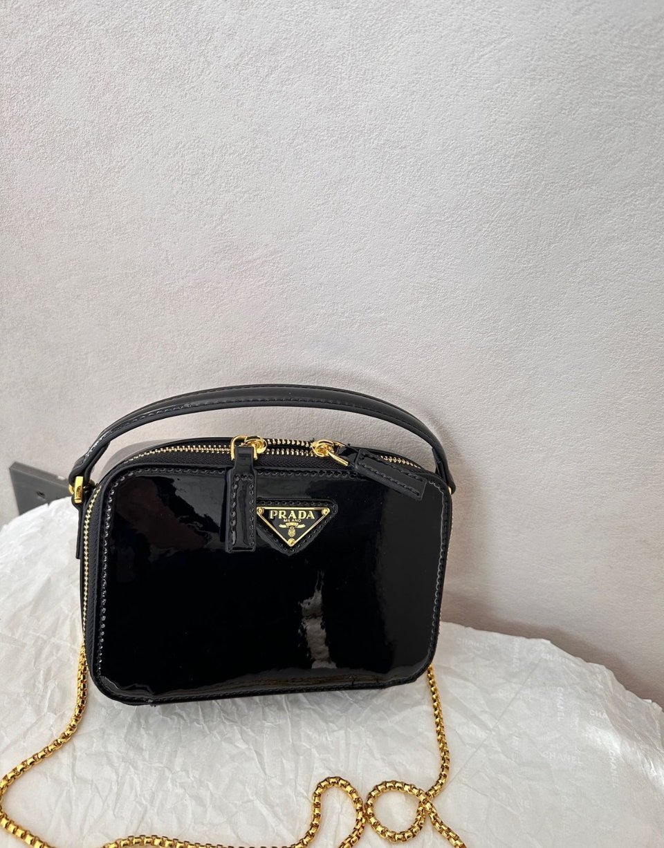 Prada Patent Leather Mini Pouch Black 18Cm view 4