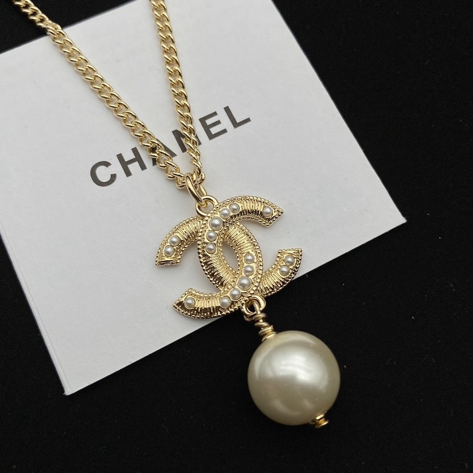 Chanel Cc Pearl Gold Necklace view 3