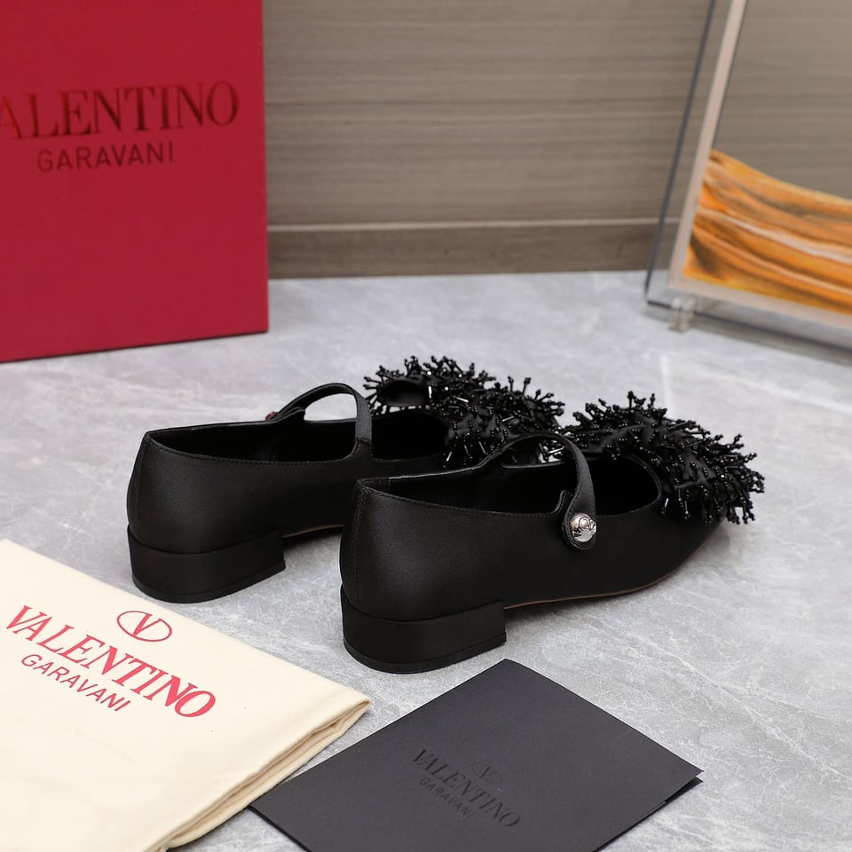 Valentino Garavani Bowjane Black 5W0S0Ki3Puf 0No view 5