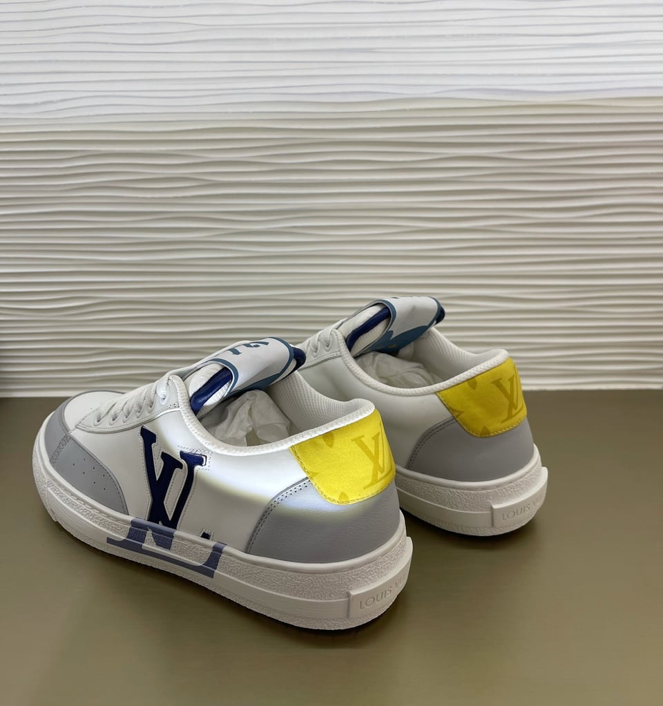 Louis Vuitton Charlie Sneaker 1A9Jlt view 5