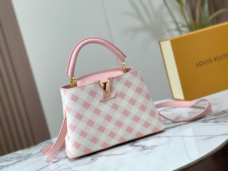 Louis Vuitton Capucines Bb Pink 27Cm M20717 view 10
