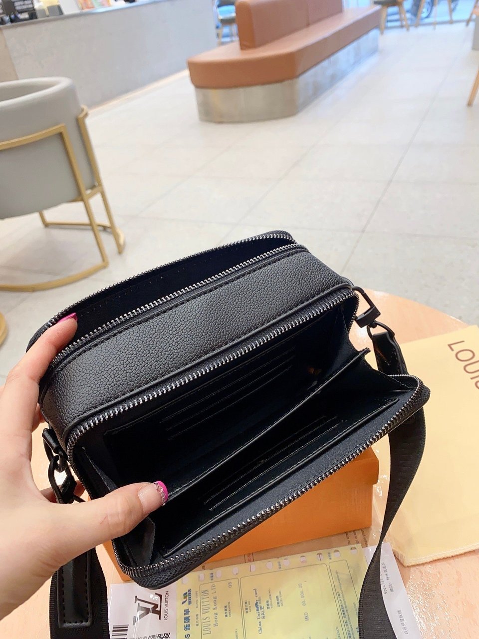 Louis Vuitton Alpha Wearable Wallet Black 18.5Cm M59161 view 10