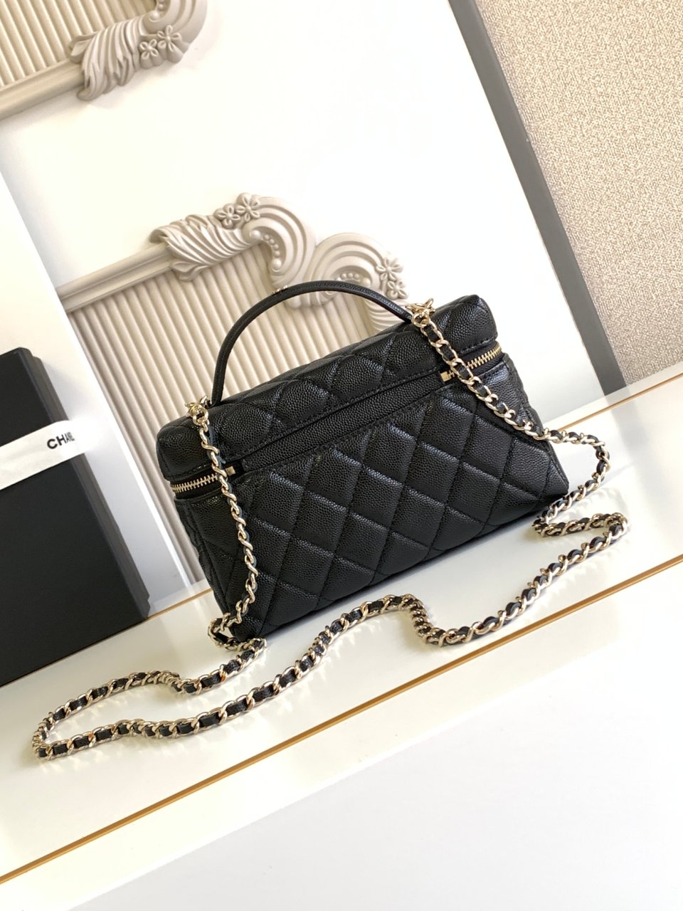 Chanel 25C Vanity Case Black 20cm view 14