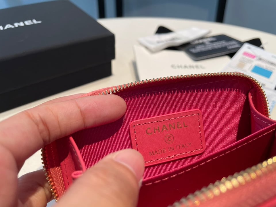 Chanel Zipped Coin Purse 11 Red Pink Grained Calfskin view 8