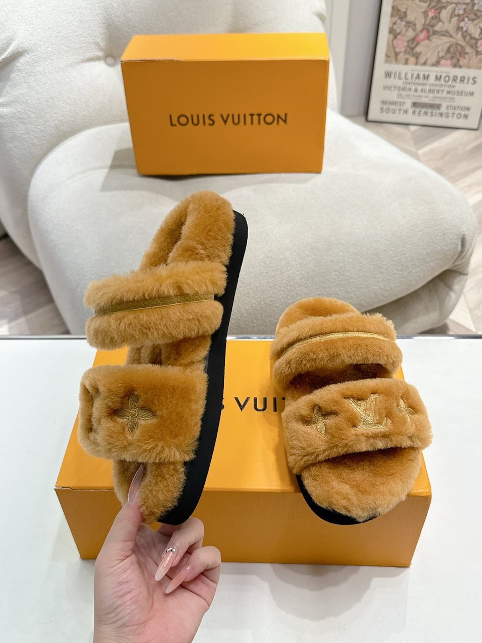 Louis Vuitton Lv Sunset Flat Comfort Mule Shearling Brown view 4