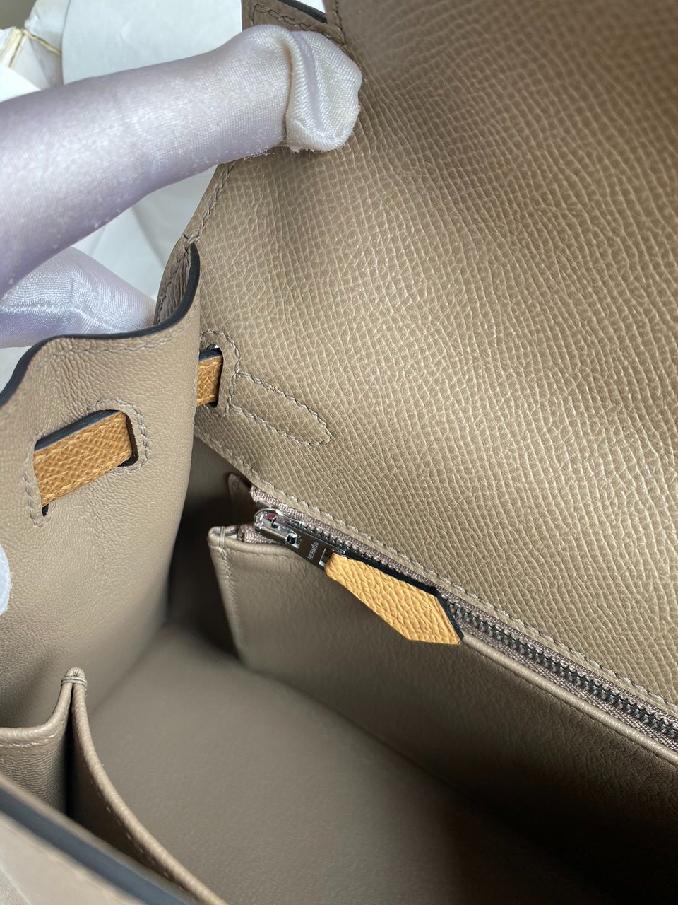 Hermes Kelly 25 Bag In Greige Epsom Leather For Women 25cm/10in view 8