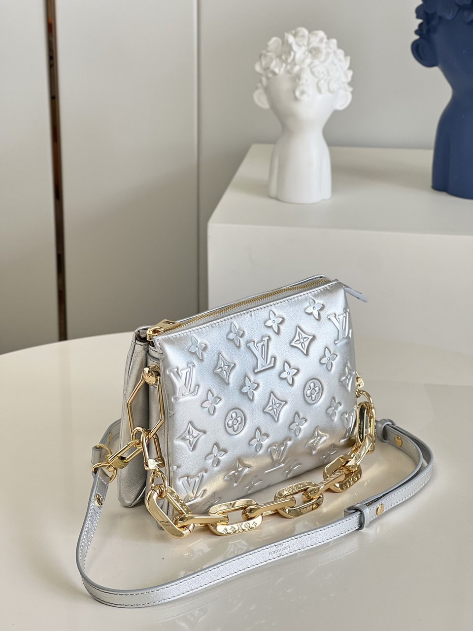 Louis Vuitton Madeleine Mm 30Cm Beige view 7