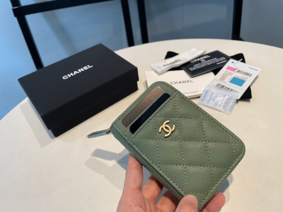 Chanel Zipped Coin Purse 11 Olive Grained Calfskin view 6