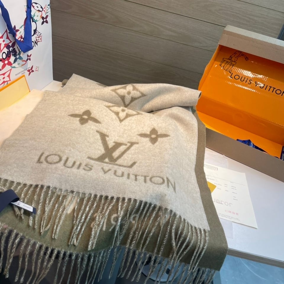 Louis Vuitton Monogram Giant Green Scarf For Women 170cm view 5