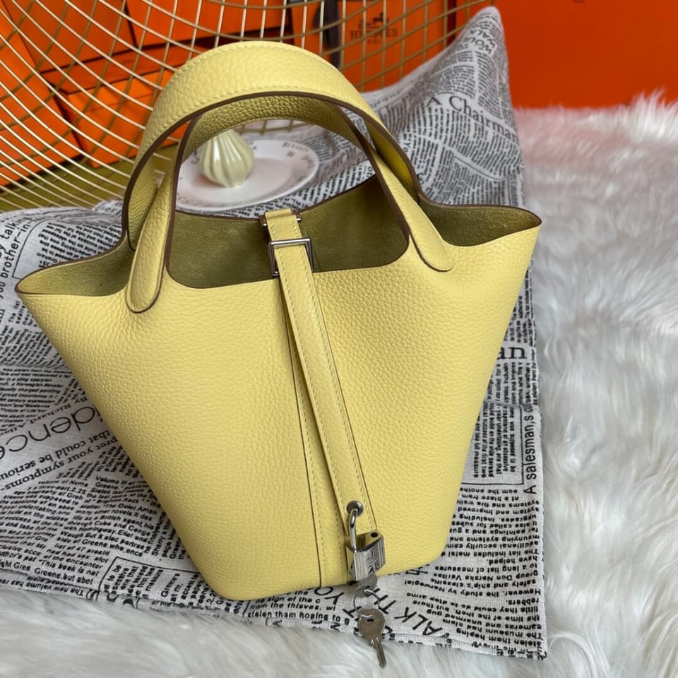 Hermes Picotin Lock Bag In Taurillon Clemence Limoncello 22Cm view 3