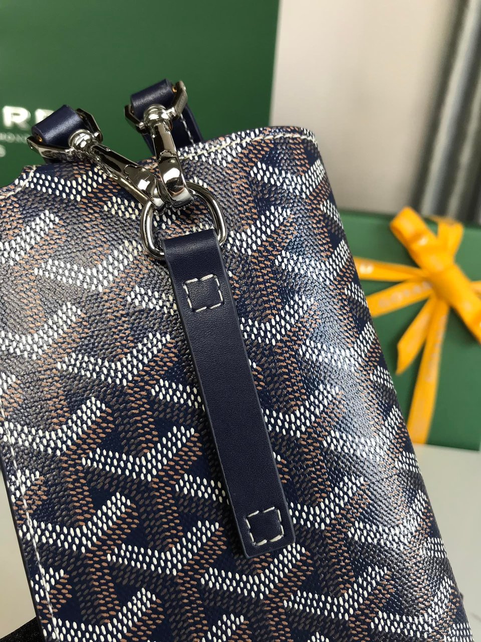 Goyard Montmartre Gm Case 18 Cm Navy Blue Goyardine Canvas view 3