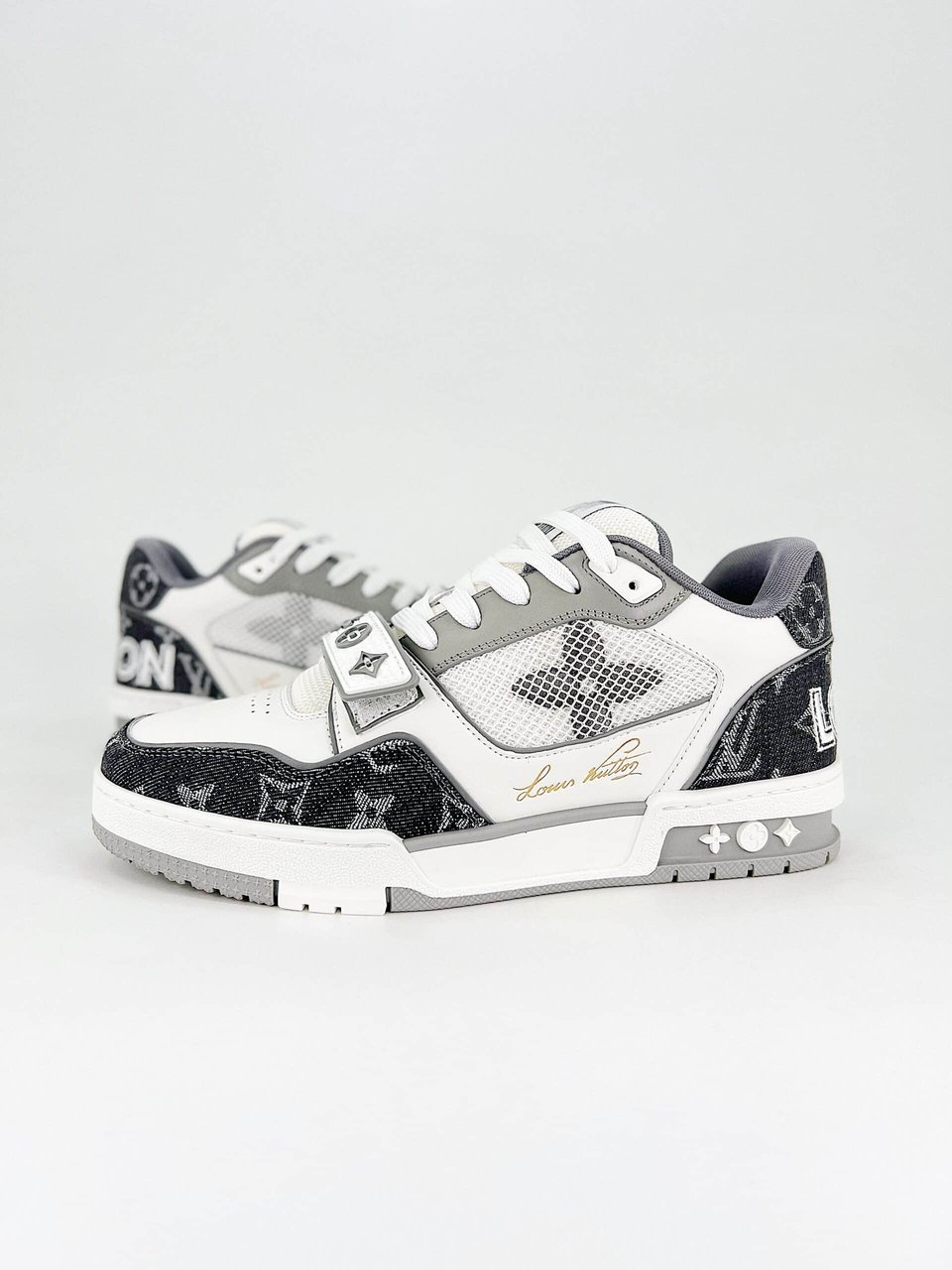 Louis Vuitton Lv Trainer Sneakers Grey 1Adf0U view 3