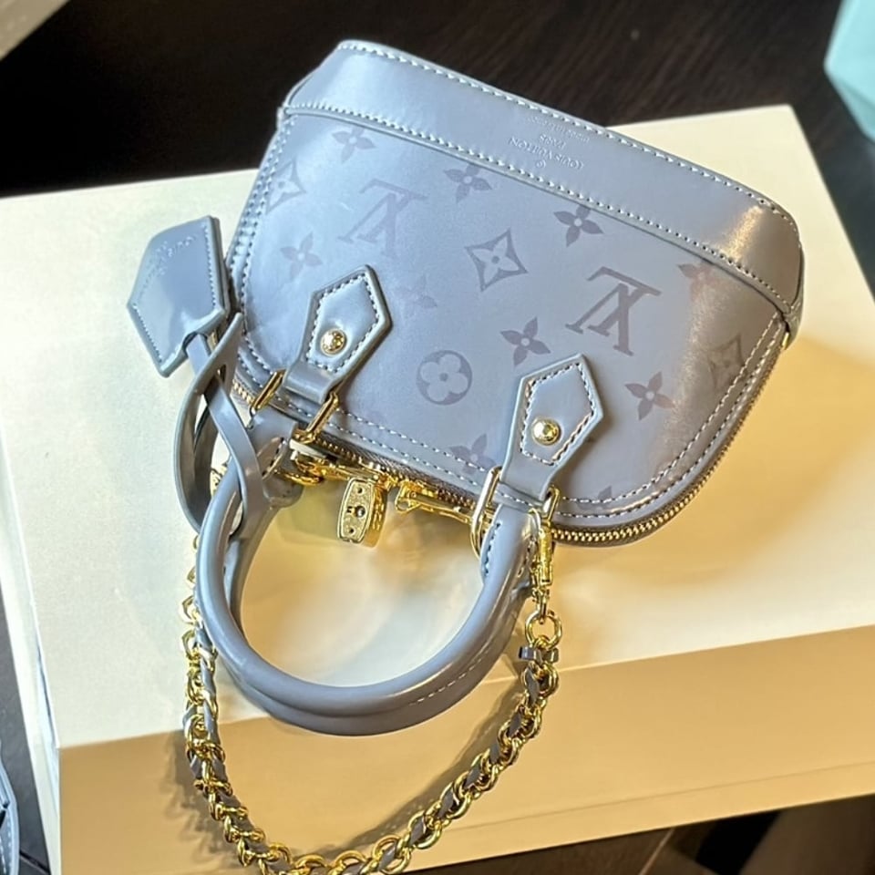 Louis Vuitton Alma Bb Gris Trianon 18Cm M12561 view 8