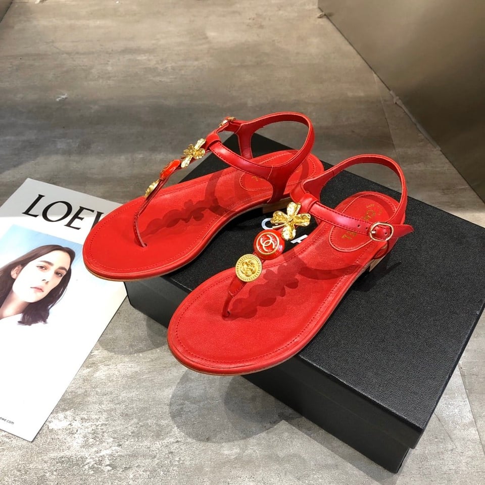 Chanel Camellia Thongs Sandals With Gold Leaf Clover Wine Red view 3