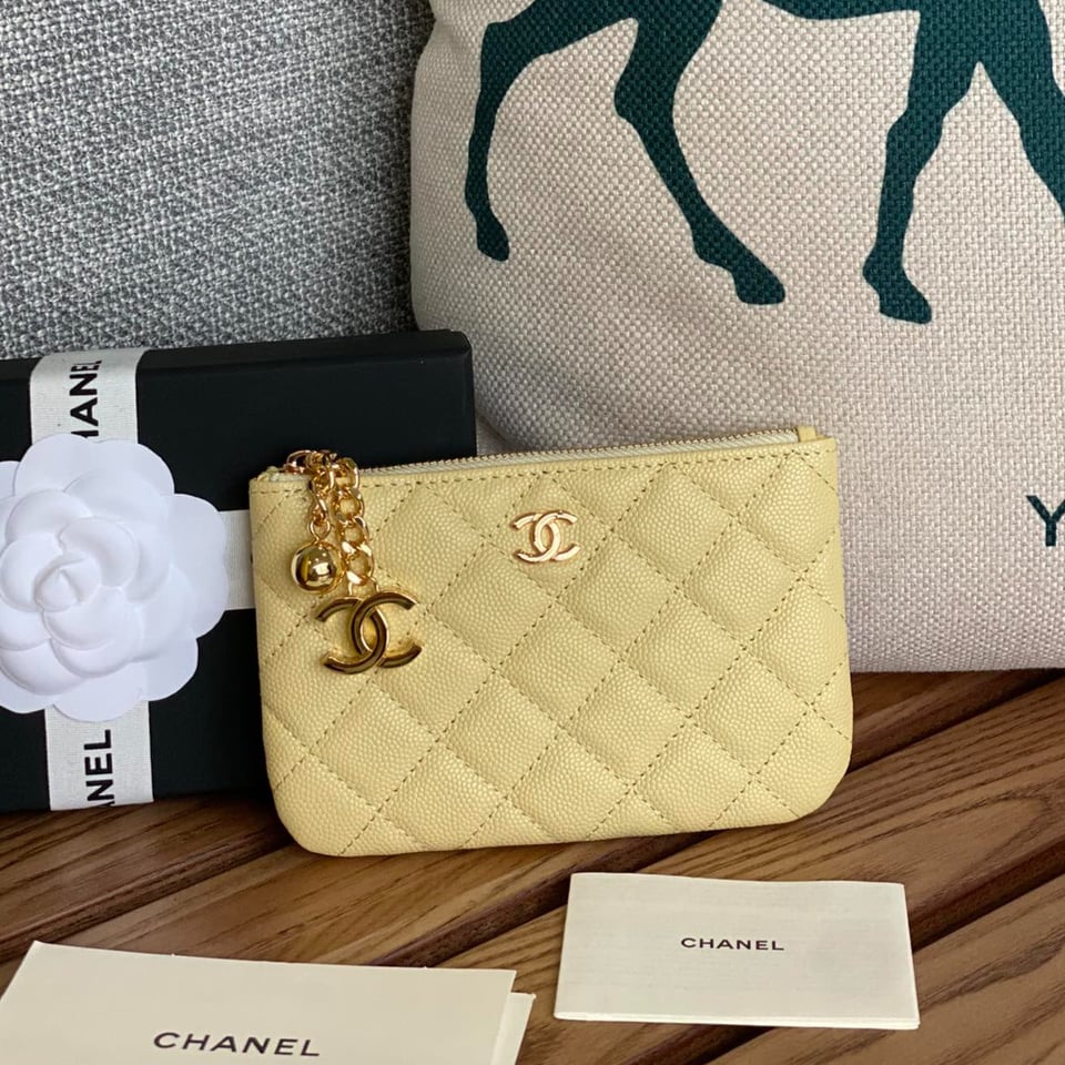 Chanel Zipped Wallet 14Cm Yellow Caviar Gold Hardware