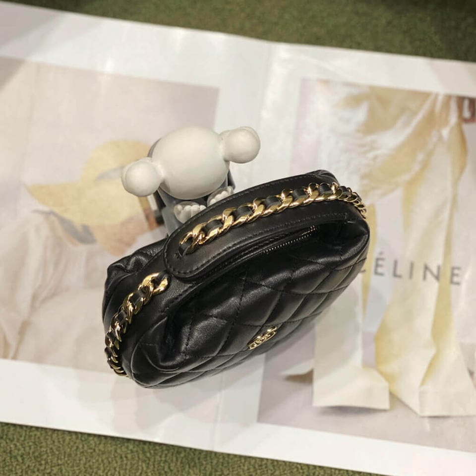 Chanel Lambskin Pouch Black 16cm view 10