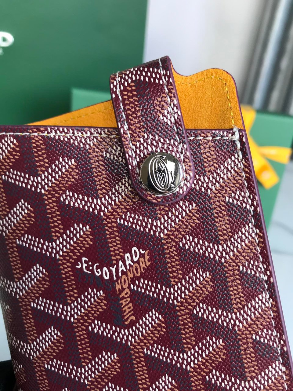 Goyard Montmartre Gm Case 18 Cm Wine Red Goyardine Canvas view 3