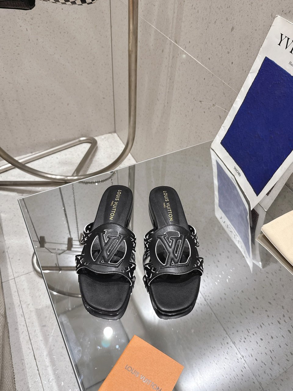 Louis Vuitton LV Isola Flat Mule Black 1AGYOE view 3