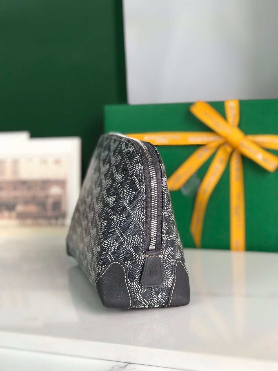 Goyard Vendôme Cosmetic Pouch 17cm Grey Black Goyardine Canvas And Calfskin Trim view 6