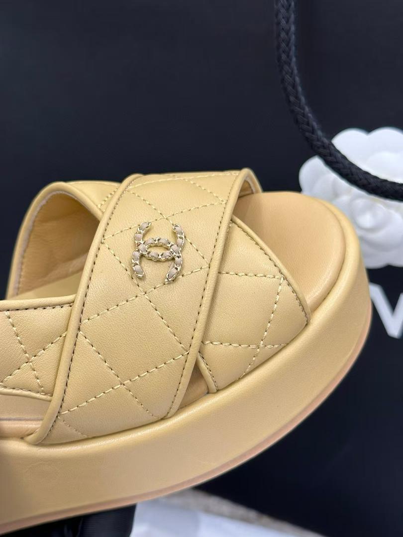 Chanel Quilted Sandals Beige G39918 view 4