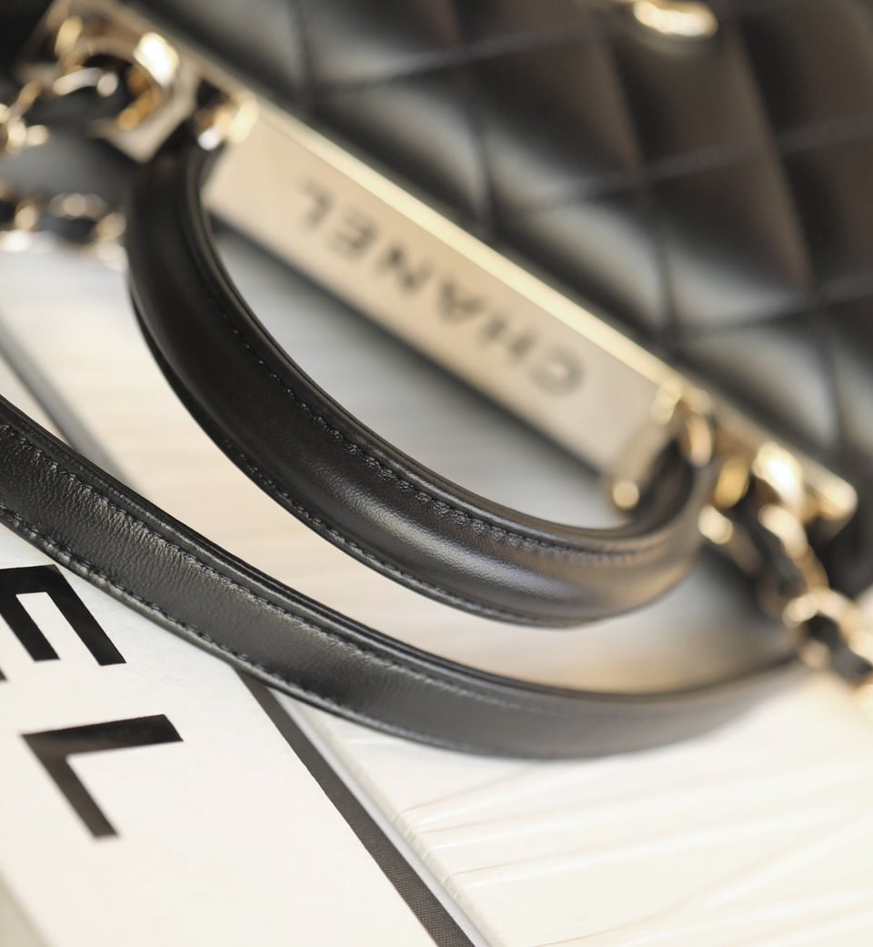 Chanel Trendy 20Cm Black Lambskin Gold Hardware view 8