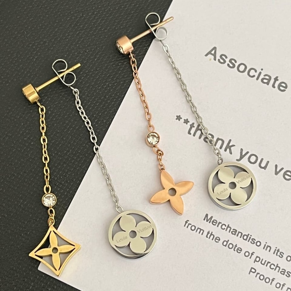 Louis Vuitton Idylle Blossom Long Earrings 3 Golds And Diamonds view 2