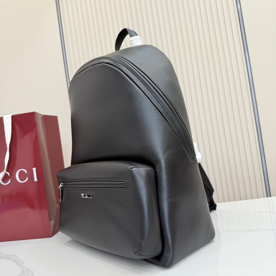 Gucci Tag Large Backpack 875226 Black Leather 45cm/17/7in view 5