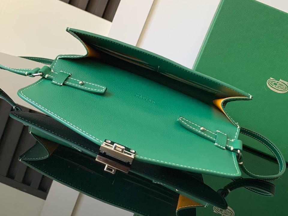 Goyard Chypre Wallet-Pouch 21 Cm Green Goyardine Canvas And Calfskin view 4