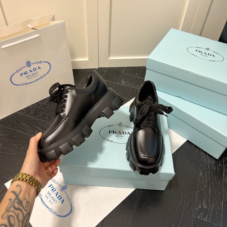 Prada Smooth Leather Oxford Loafers Black view 3