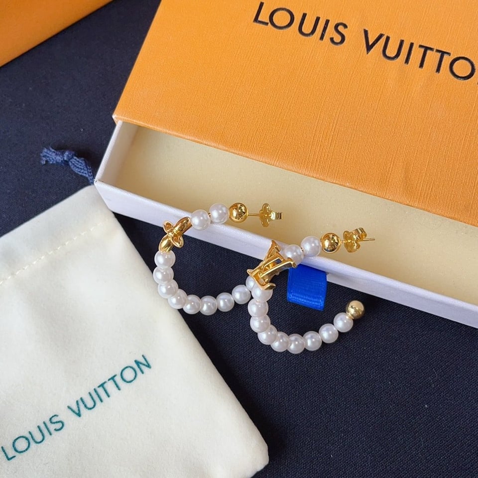 Louis Vuitton My Lv Pearl Earrings Gold M01988 view 3