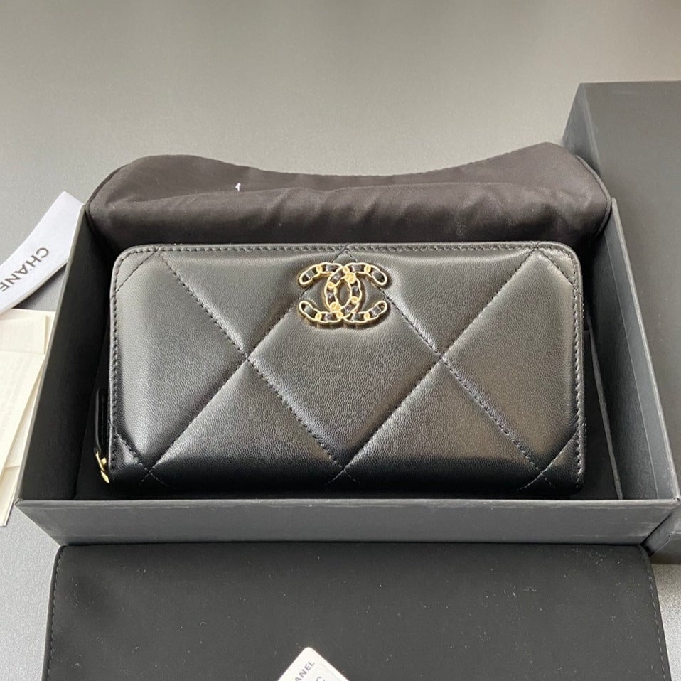 Chanel 19 Zipped Wallet 19.5Cm Black Calfskin Gold Hardware