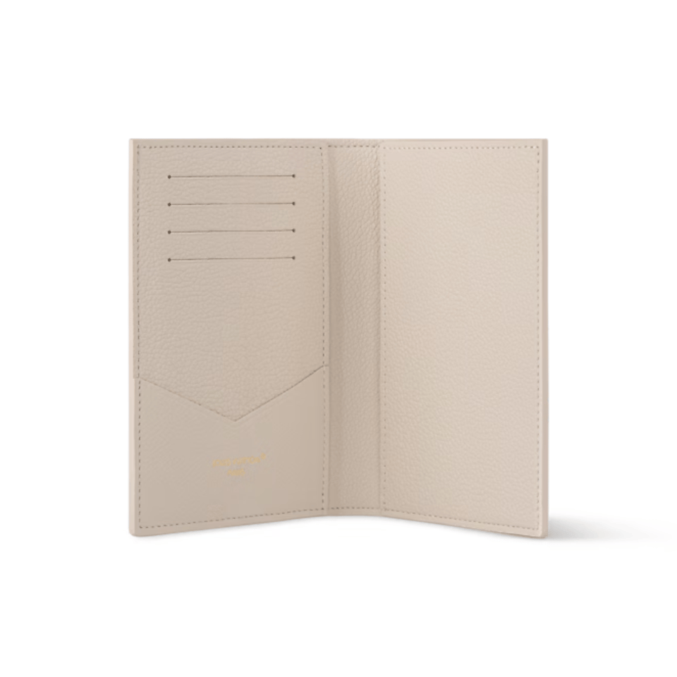 Louis Vuitton Passport Cover For Women 10cm M25917 view 4