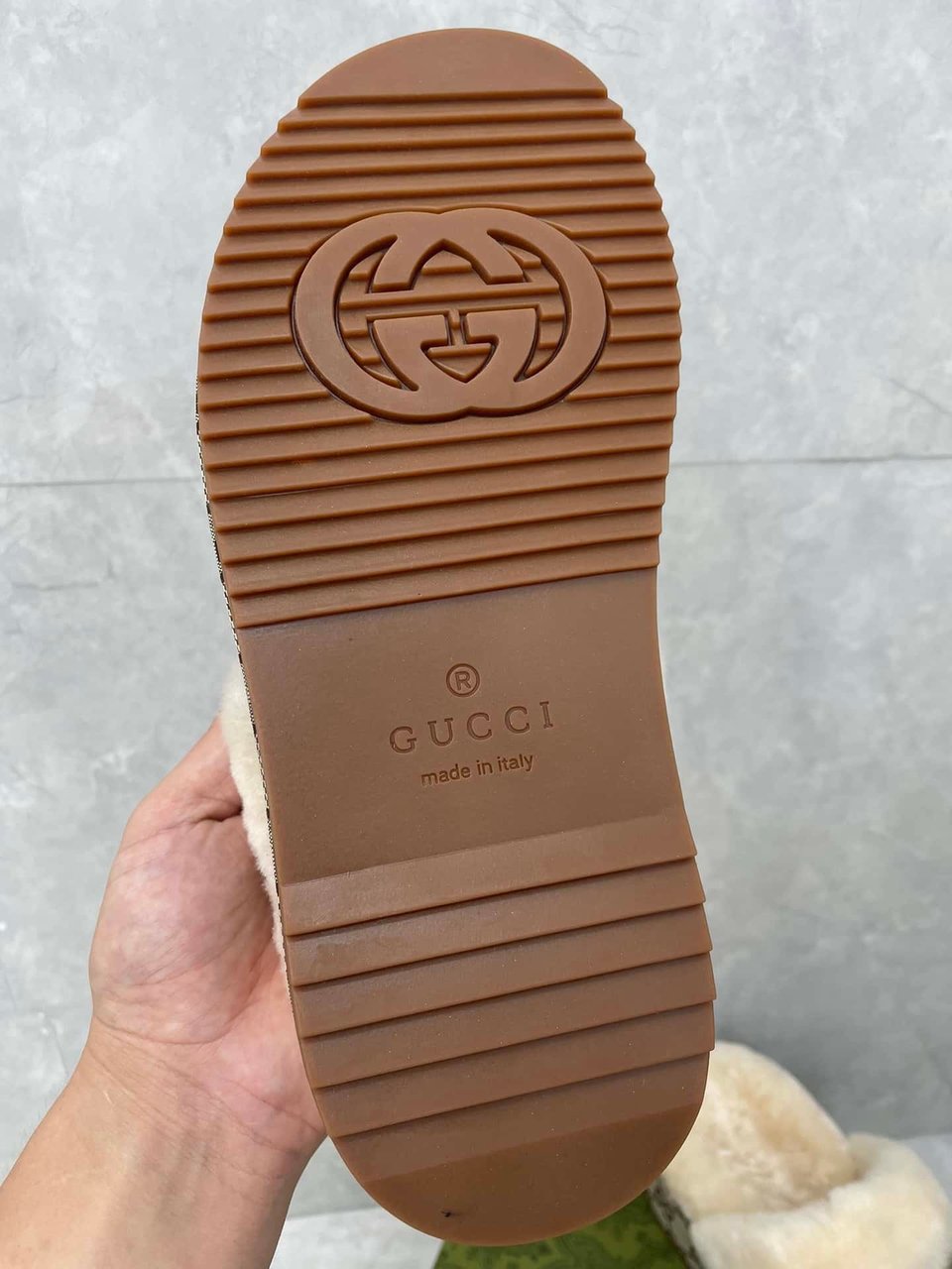 Gucci Slipper Mit Gg Horsebit Monogram In Brown view 9